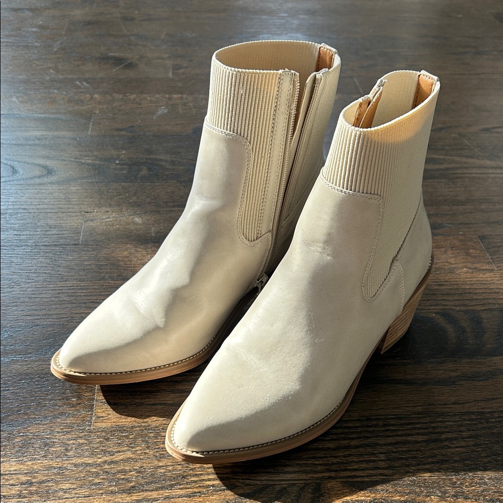 Dolce Vita Beige Ankle Boots size 8.5